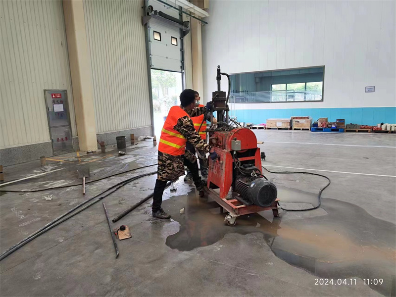 宁城厂房地面下沉塌陷注浆加固施工